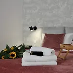 Luna Apartment