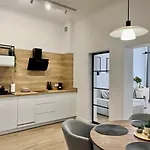 Luna Jelenia Góra