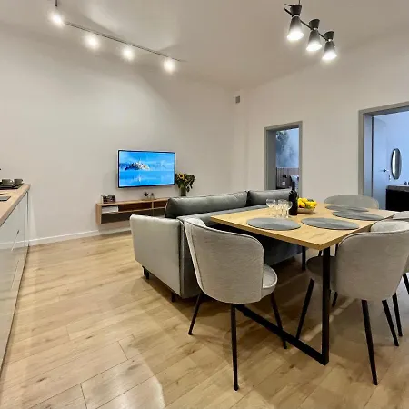 Luna 옐레니아구라