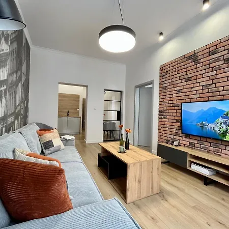 Luna 옐레니아구라