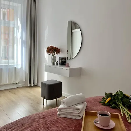 Luna 아파트 옐레니아구라