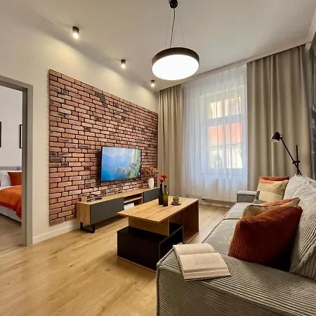 Luna * 옐레니아구라