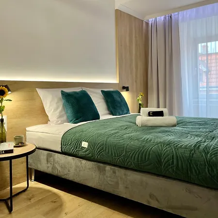 Luna 옐레니아구라