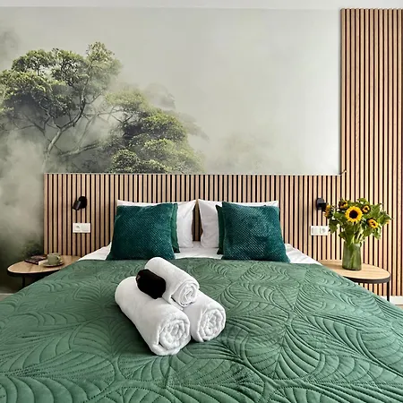 Luna 아파트 옐레니아구라