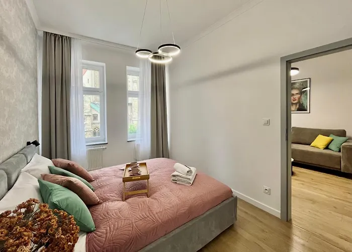 Luna * Jelenia Góra